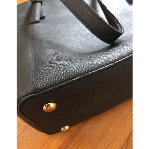 [Michael Kors] Black Leather Tote Shoulder Bag - Picture 6 of 8